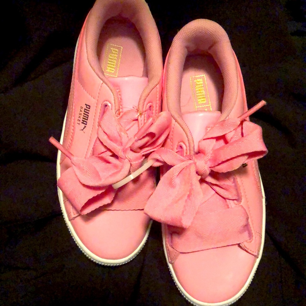 Pink puma size 2 big bow.